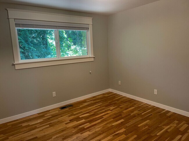 Building Photo - Well maintained 4bd Issaquah home!