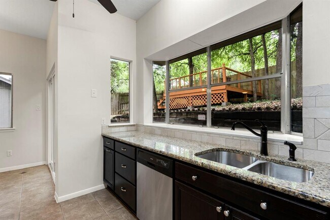Building Photo - 1709 Whitney Way