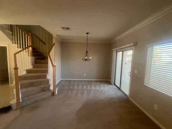 Building Photo - 3 Bedroom Townhome - Centennial Hills