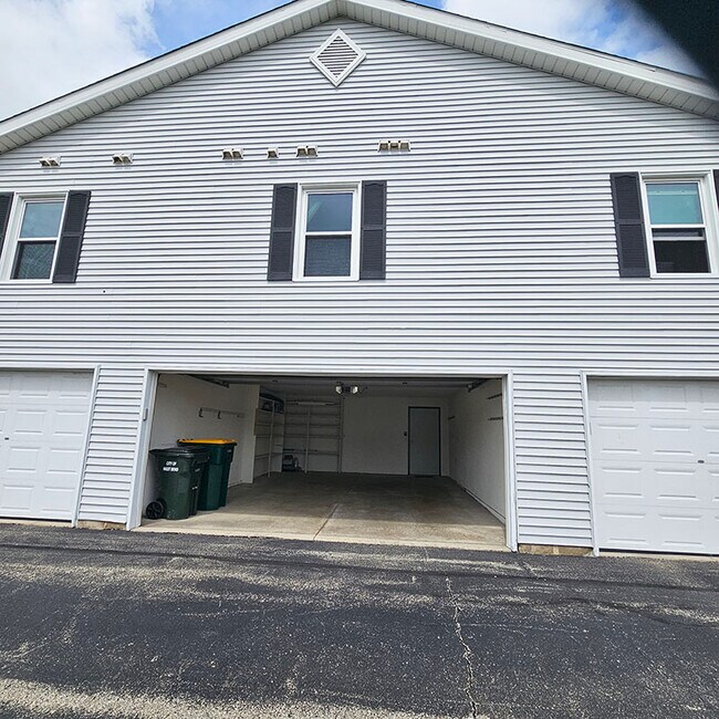 Building Photo - 284 Minz Park Cir