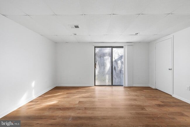 Building Photo - 6911 Cipriano Woods Ct