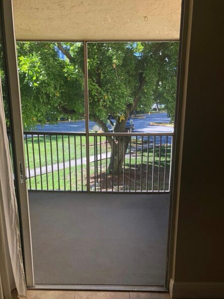 Building Photo - 8343 Lake Dr