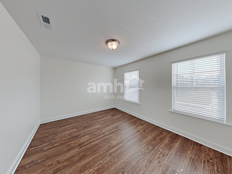 Building Photo - 840 Jubilation St