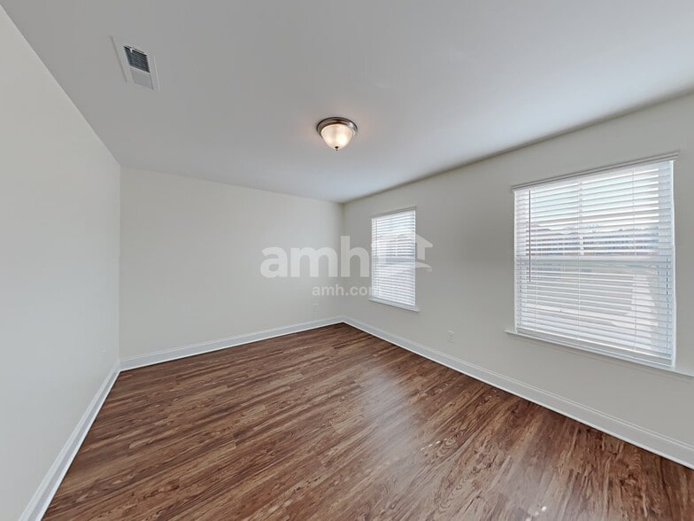 Building Photo - 860 Jubilation St