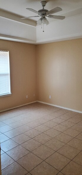 Building Photo - 904 S Palm Dr