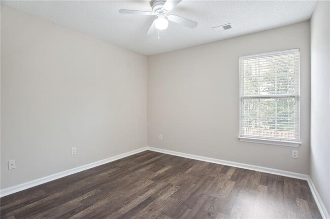 Building Photo - 372 Azalea Cir