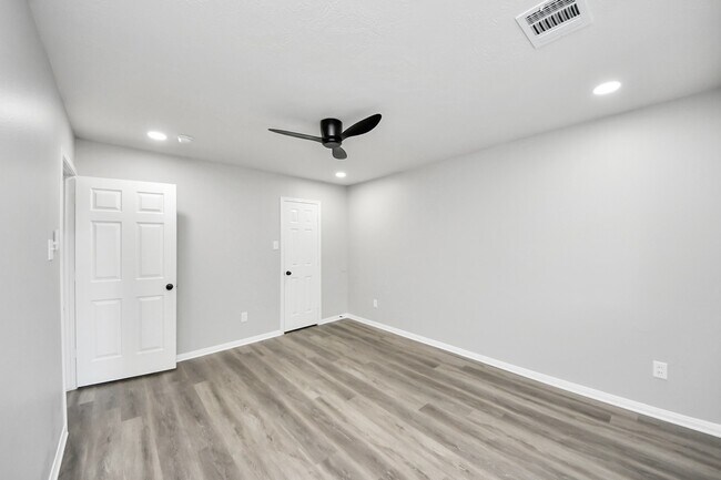 Building Photo - 13111 Porter Meadow Ln