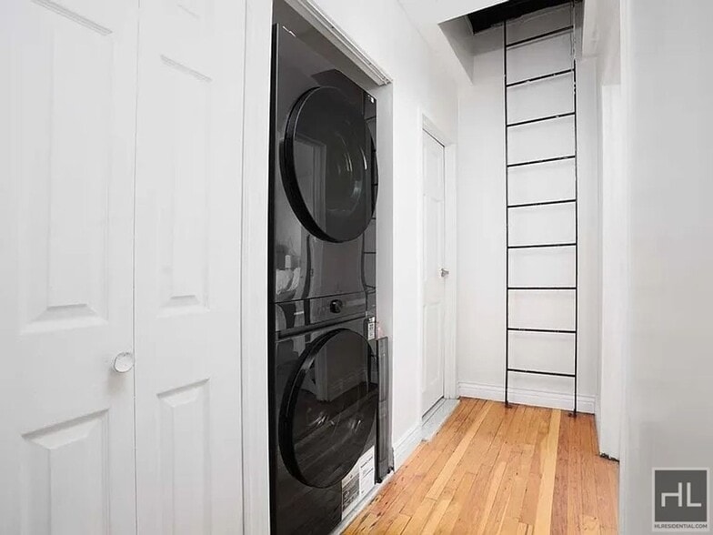 Building Photo - VERONICA PLACE