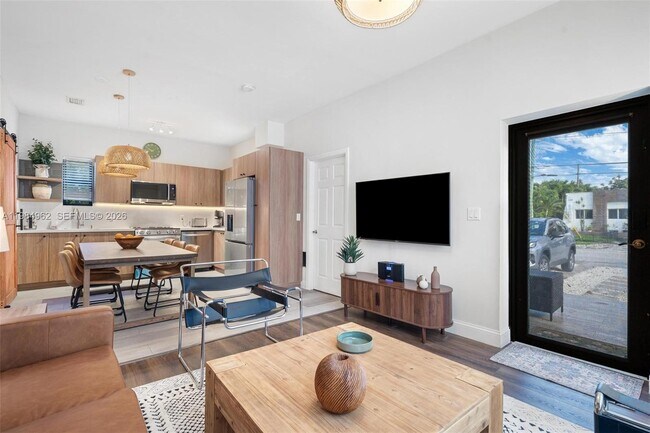 Building Photo - 920 SW 9th St