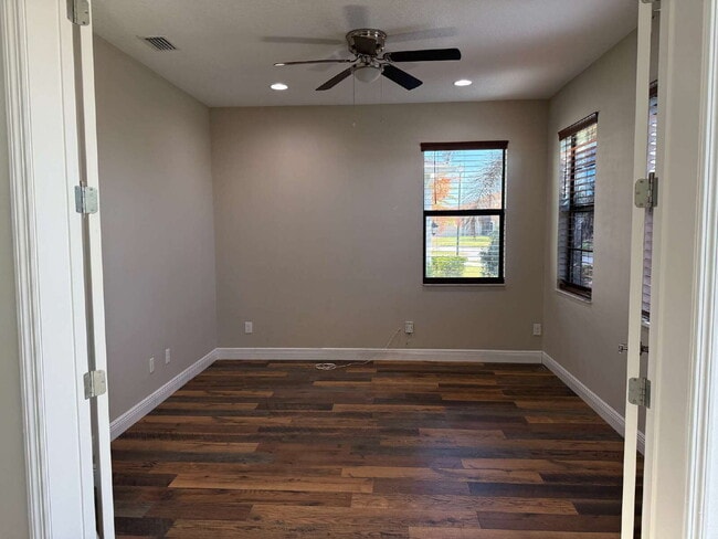 Building Photo - 4BR, 2.5BA home with resort style outdoor living!