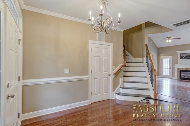 Building Photo - 325 Timber Meadow Lake