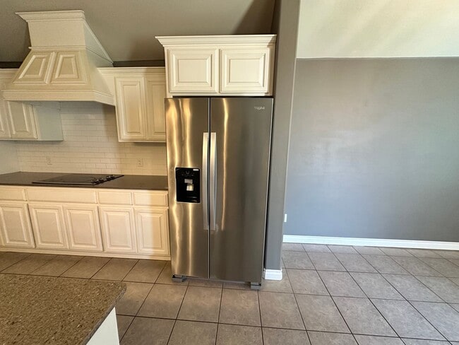 Building Photo - 4 bed 2 bath in Edmond