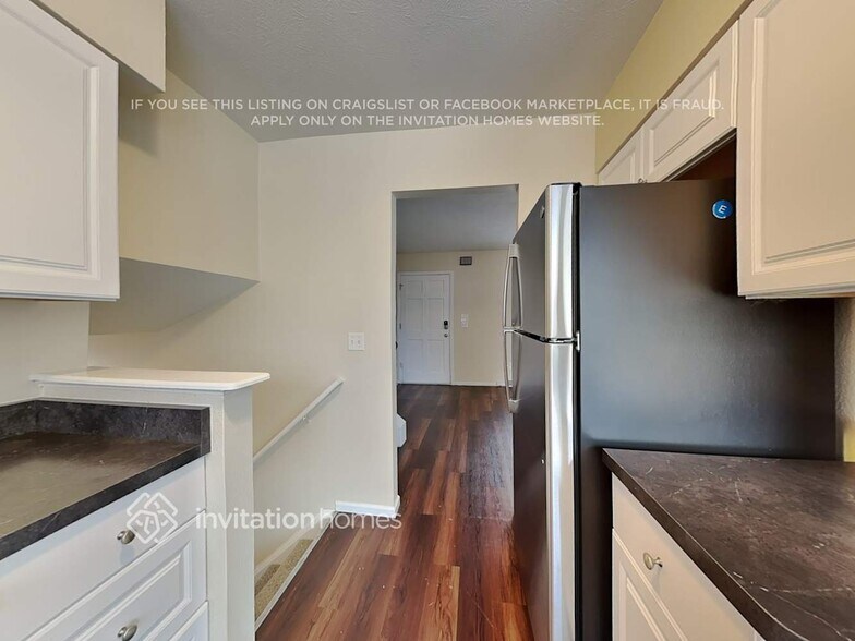 Building Photo - 8770 Lamar Dr