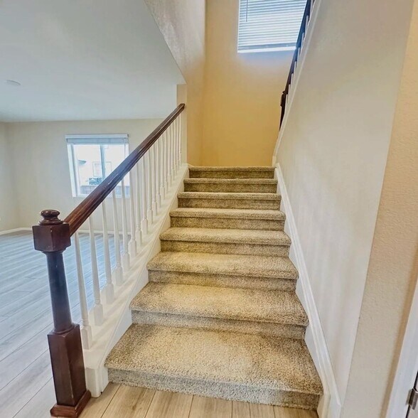 Building Photo - 9233 Englemann Ct