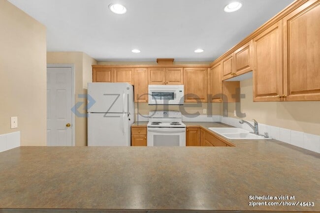 Building Photo - 13926 NE 7th Ct