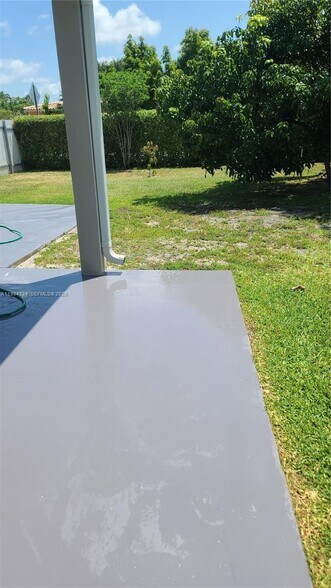 Building Photo - 6300 SW 21st St