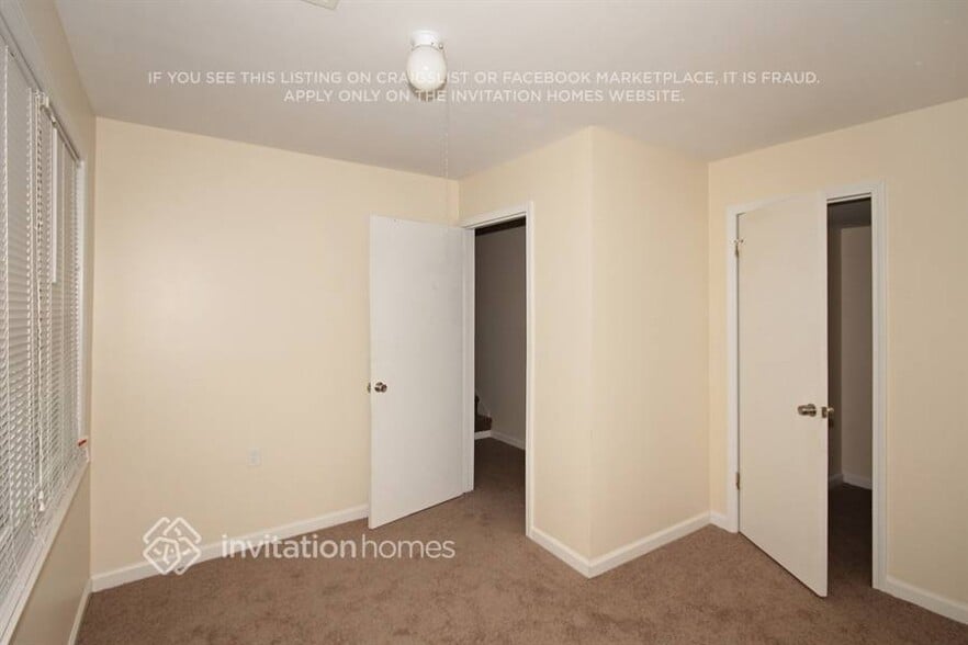 Building Photo - 2200 Greenridge Dr SW