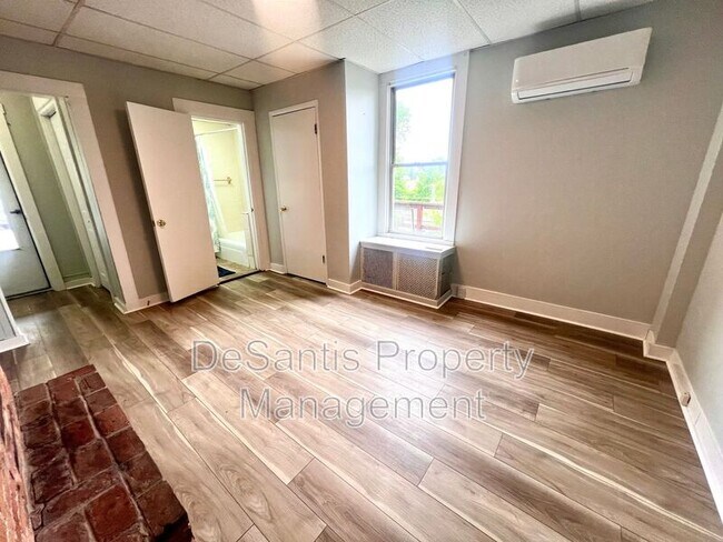 Building Photo - 1632 Steuben St