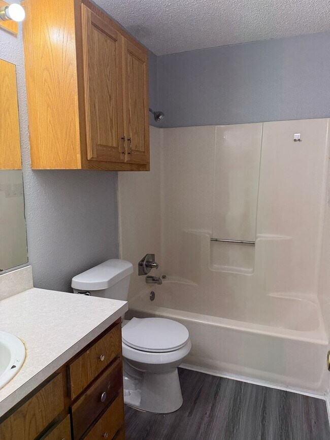 Building Photo - 117 Solon Rd