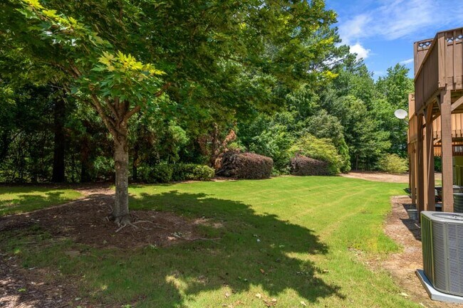 Building Photo - 2301 Marion Walk Dr SE