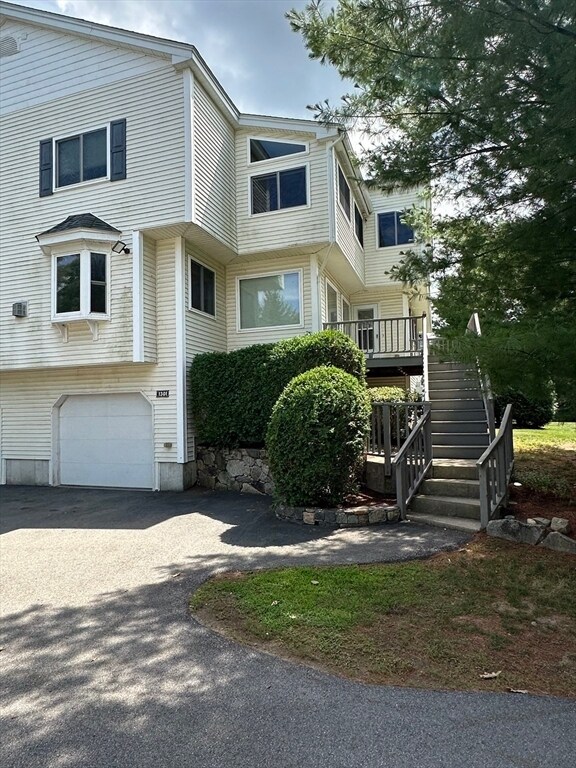 Building Photo - 1301 Old Bridge Ln