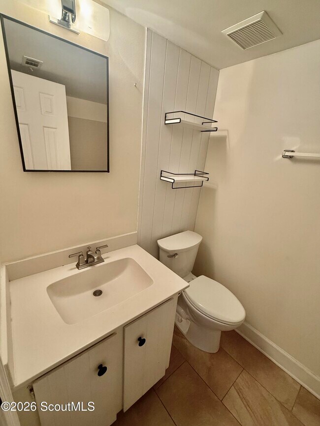 Building Photo - 227 Walmar Grove
