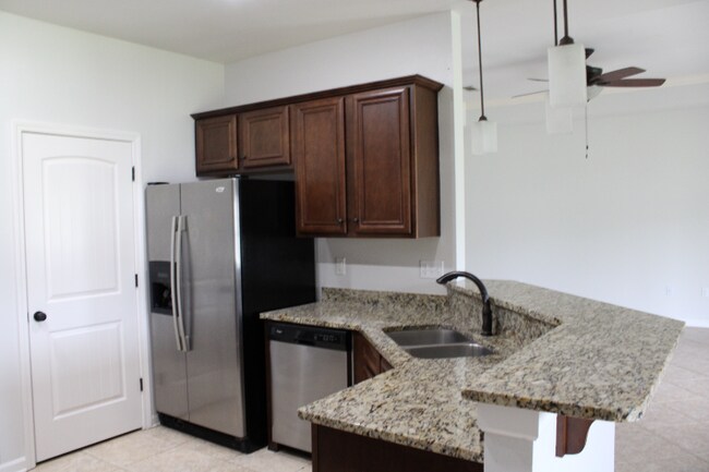 Building Photo - 135 Alicia Dr