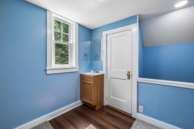 Building Photo - 226 Cumberland Dr
