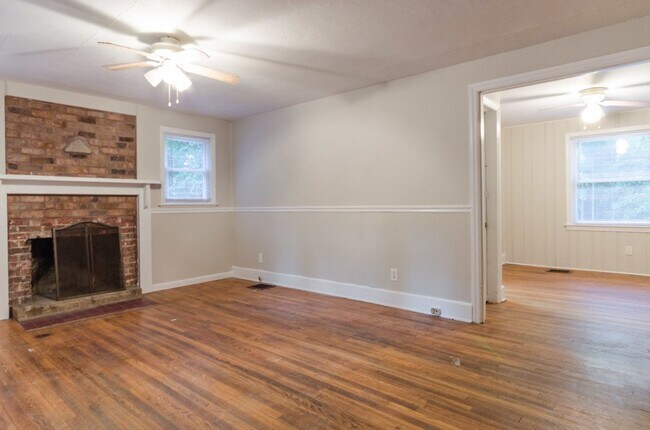 Building Photo - 1233 Cheshire Ave