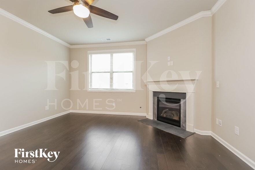 Building Photo - 4002 Grapevine Loop