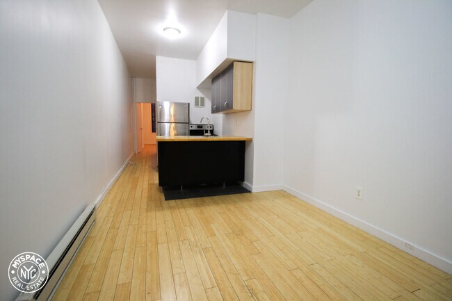 Primary Photo - 297 Troutman St