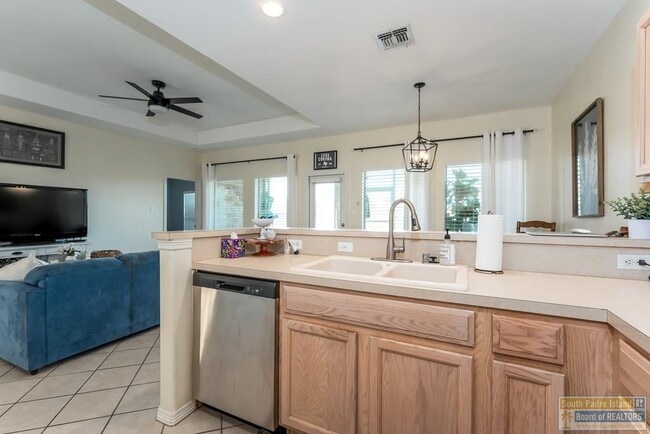 Building Photo - 29 Torrey Pines Dr