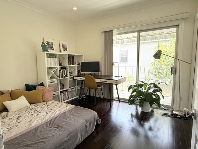 Building Photo - 11652 Chenault St