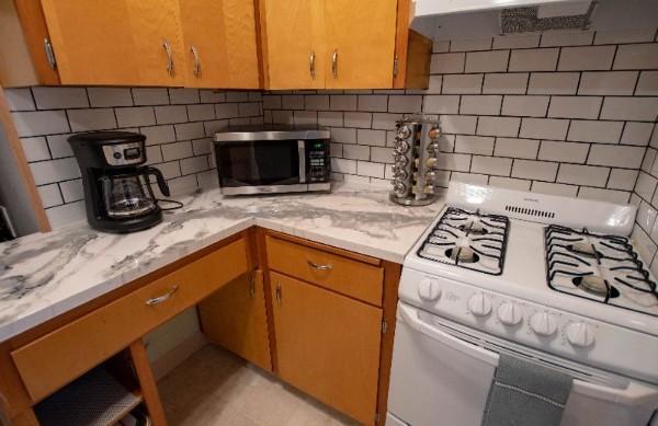 Building Photo - 1316 W Dean Ave