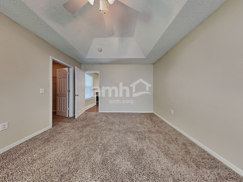 Building Photo - 305 Springdale Ct