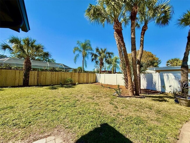 Building Photo - 3930 E Eden Roc Cir