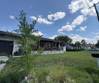 Building Photo - Three Bedroom, Two Bathroom House plus bon...