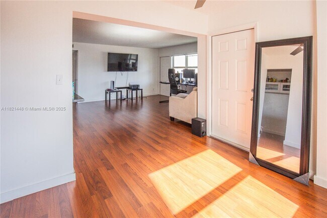 Building Photo - 401 Golden Isles Dr