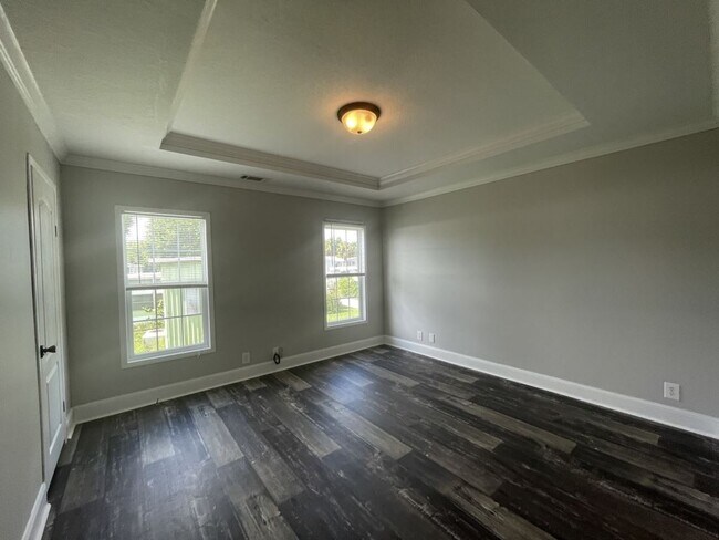 Building Photo - 36116 Plum Ave