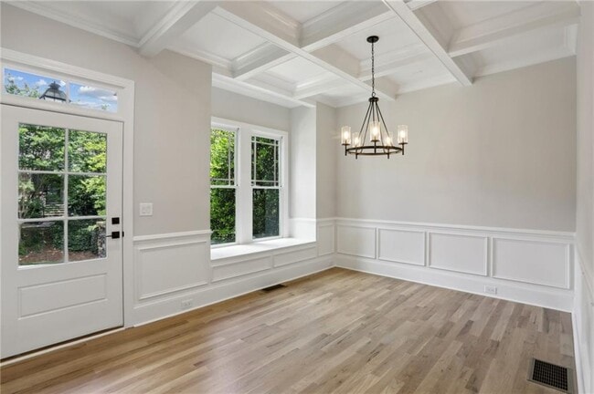 Building Photo - 240 Mystic Ridge Hill