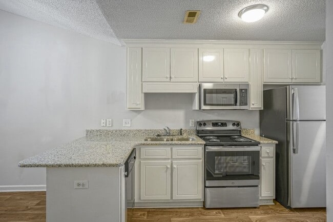 Building Photo - 3418 Pear Tree Court Unit B
