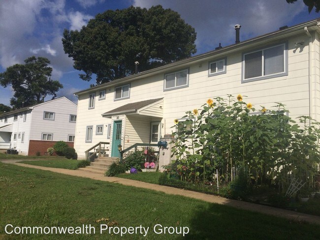 Building Photo - 2 br, 1 bath Apartment - 8 Pollux Circle East