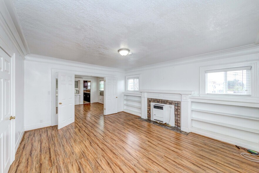 Building Photo - 1308 S Van Ness Ave