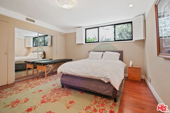 Building Photo - 9303 Burton Wy