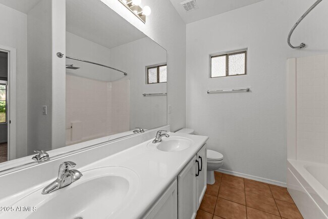 Building Photo - 5134 W Shaw Butte Dr