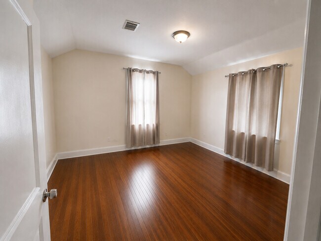 Building Photo - 629 Watson Ave