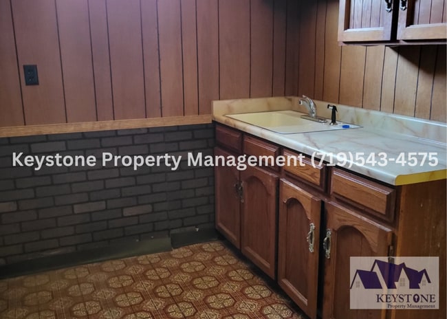 Building Photo - Pet Friendly! Sunset Park Rancher 3 Bedroo...