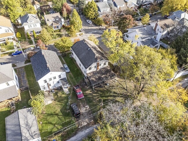 Building Photo - 263 Crestview Rd