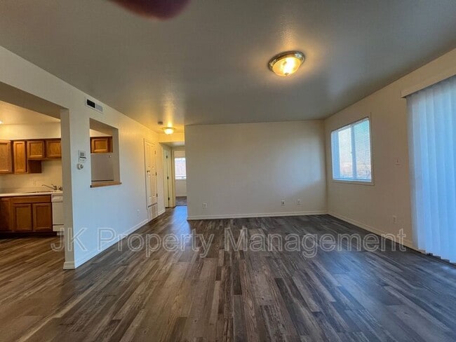 Building Photo - 1210 5th St S