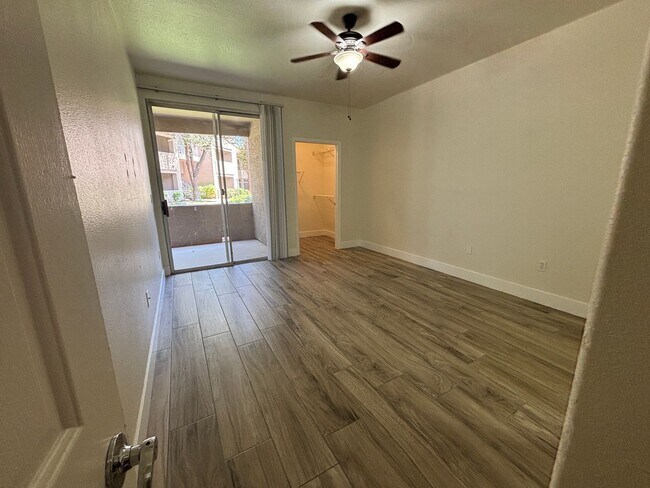 Building Photo - 3830 E Lakewood Pkwy E